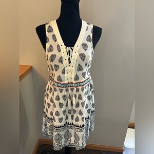 Flying Tomato sleeveless lace up pull over cream and black dress. Size large